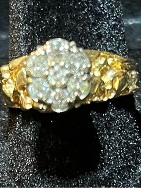 10k Gold nugget Floral Cluster 1/2ct tdw Diamond Ring size 8